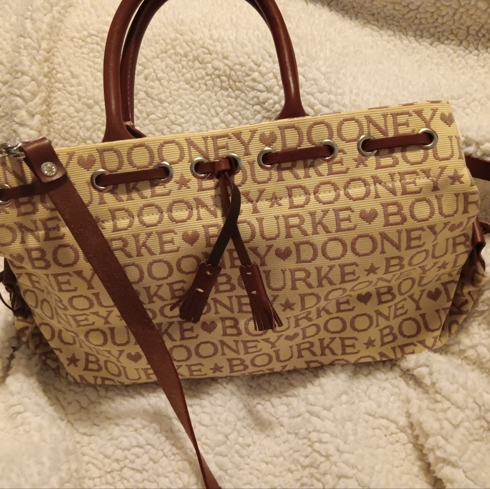 Vintage Dooney and Bourke (Authentic)